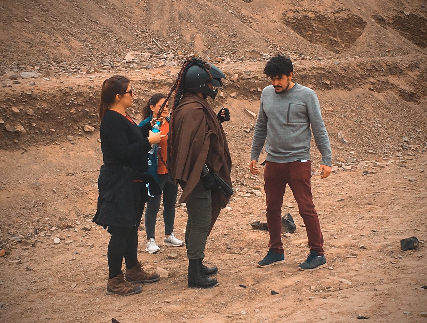 Rafael Olivares dirigiendo en set — foto behind the scenes 11