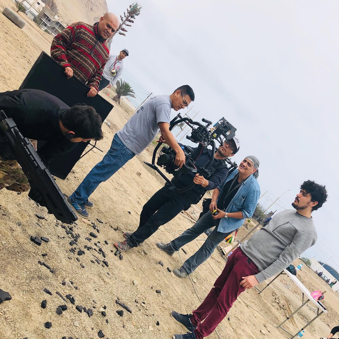 Rafael Olivares dirigiendo en set — foto behind the scenes 12
